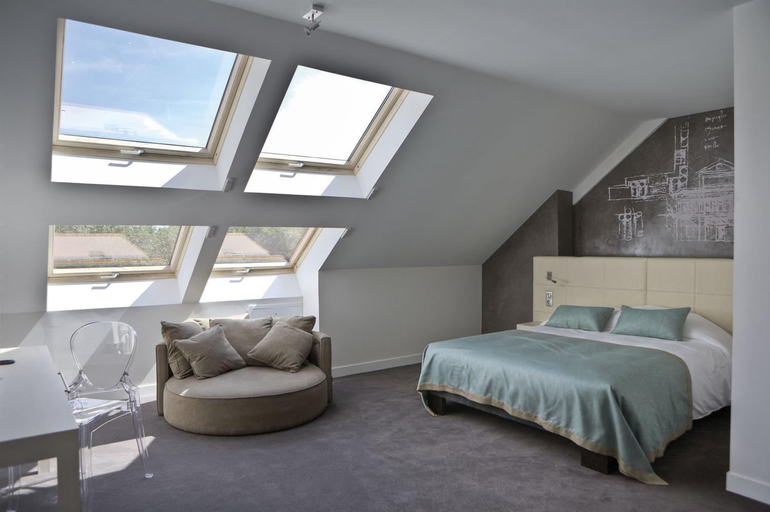 Junior Suite with 1 King and 2 Single Beds and River Side